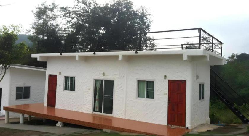 White Rock Resort Pakchong Exterior photo